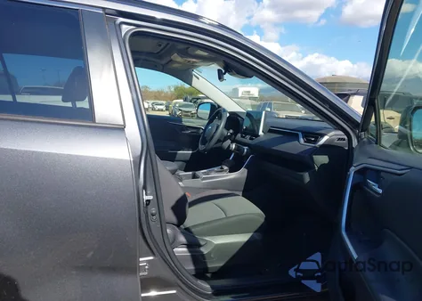 2024 Toyota Rav4 Xle z USA, uszkodzony, nr VIN JTMW1RFV2RD124484